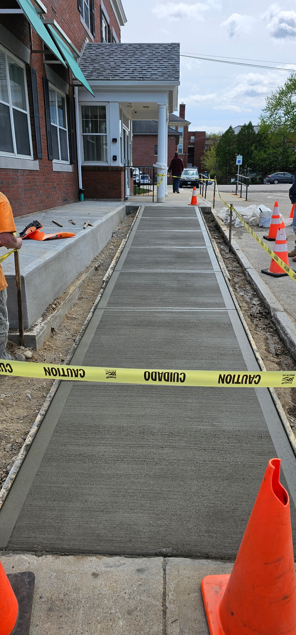 Commercial concrete sidewalk installation